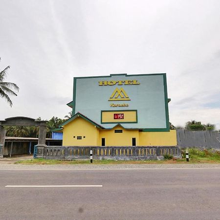 Oyo 90796 Hotel Mulya Indah Tambakmulya Buitenkant foto