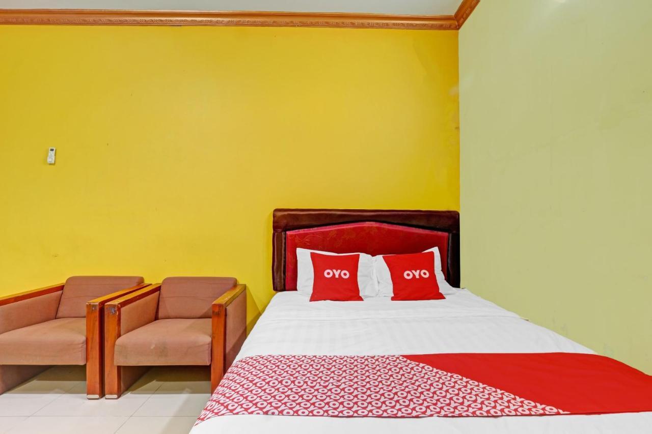 Oyo 90796 Hotel Mulya Indah Tambakmulya Buitenkant foto