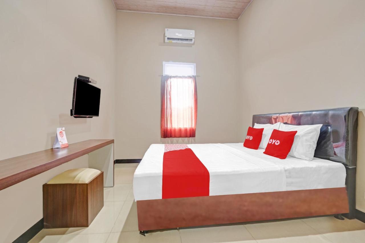 Oyo 90796 Hotel Mulya Indah Tambakmulya Buitenkant foto