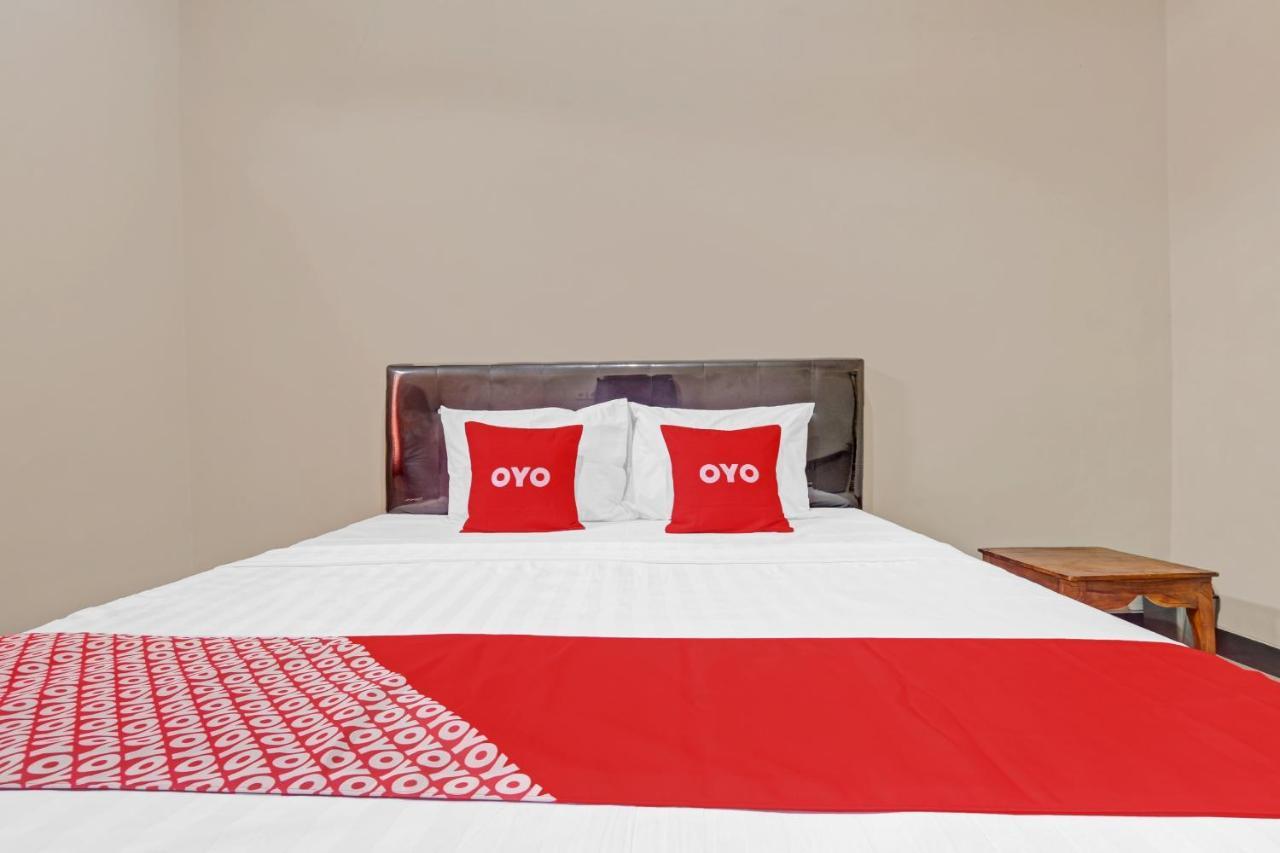 Oyo 90796 Hotel Mulya Indah Tambakmulya Buitenkant foto