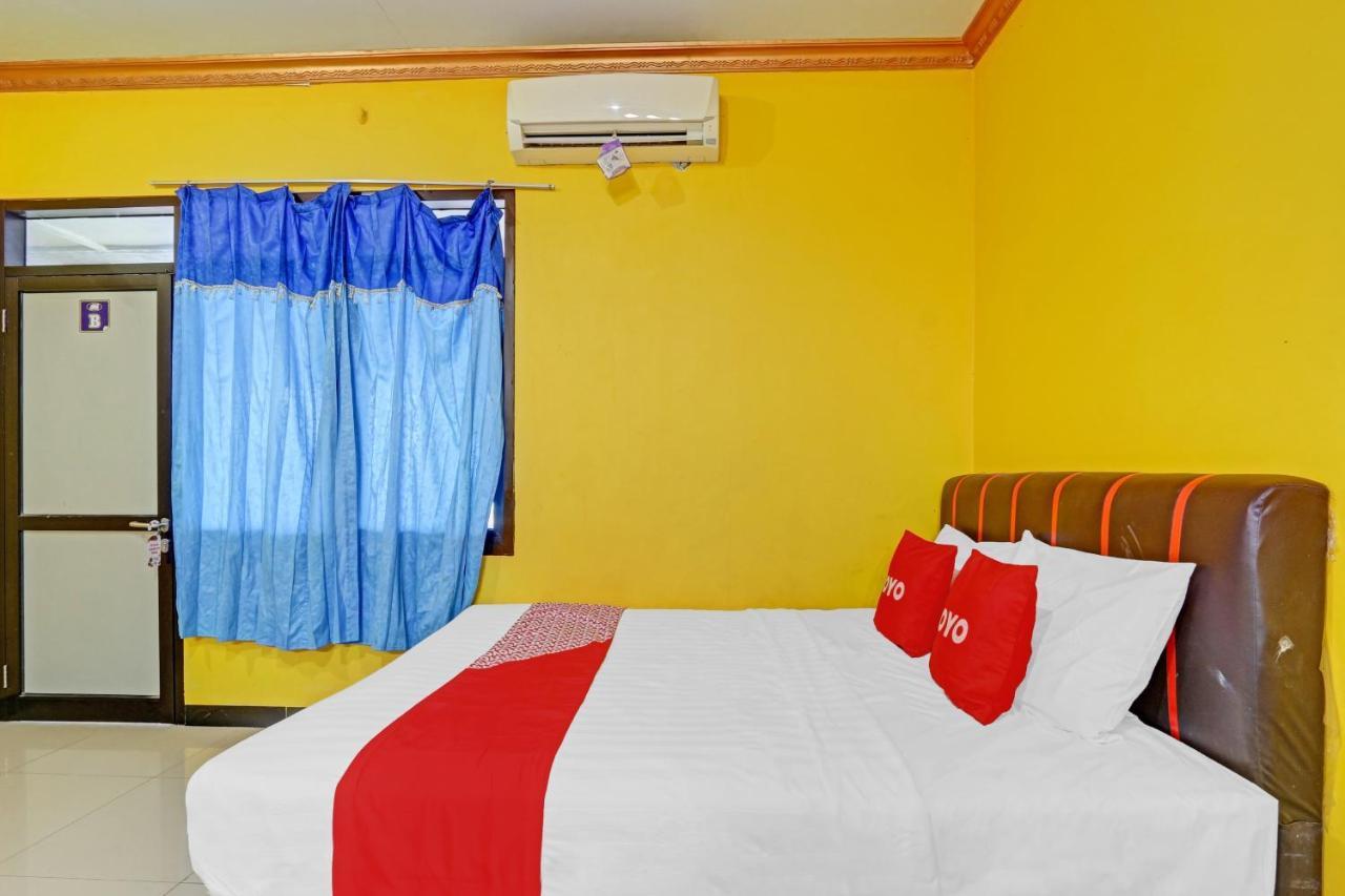 Oyo 90796 Hotel Mulya Indah Tambakmulya Buitenkant foto