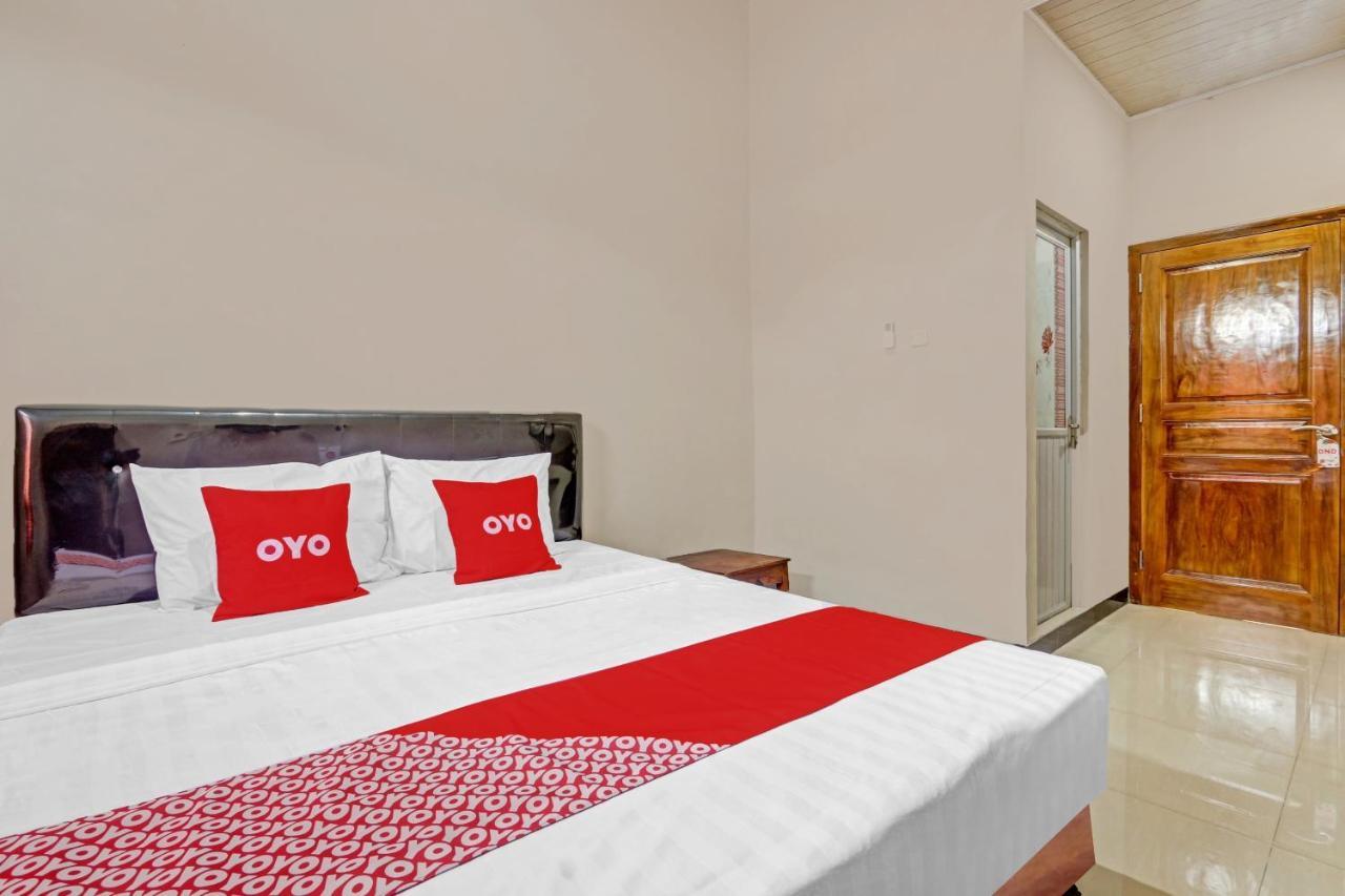Oyo 90796 Hotel Mulya Indah Tambakmulya Buitenkant foto