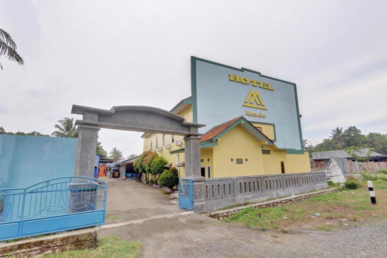 Oyo 90796 Hotel Mulya Indah Tambakmulya Buitenkant foto