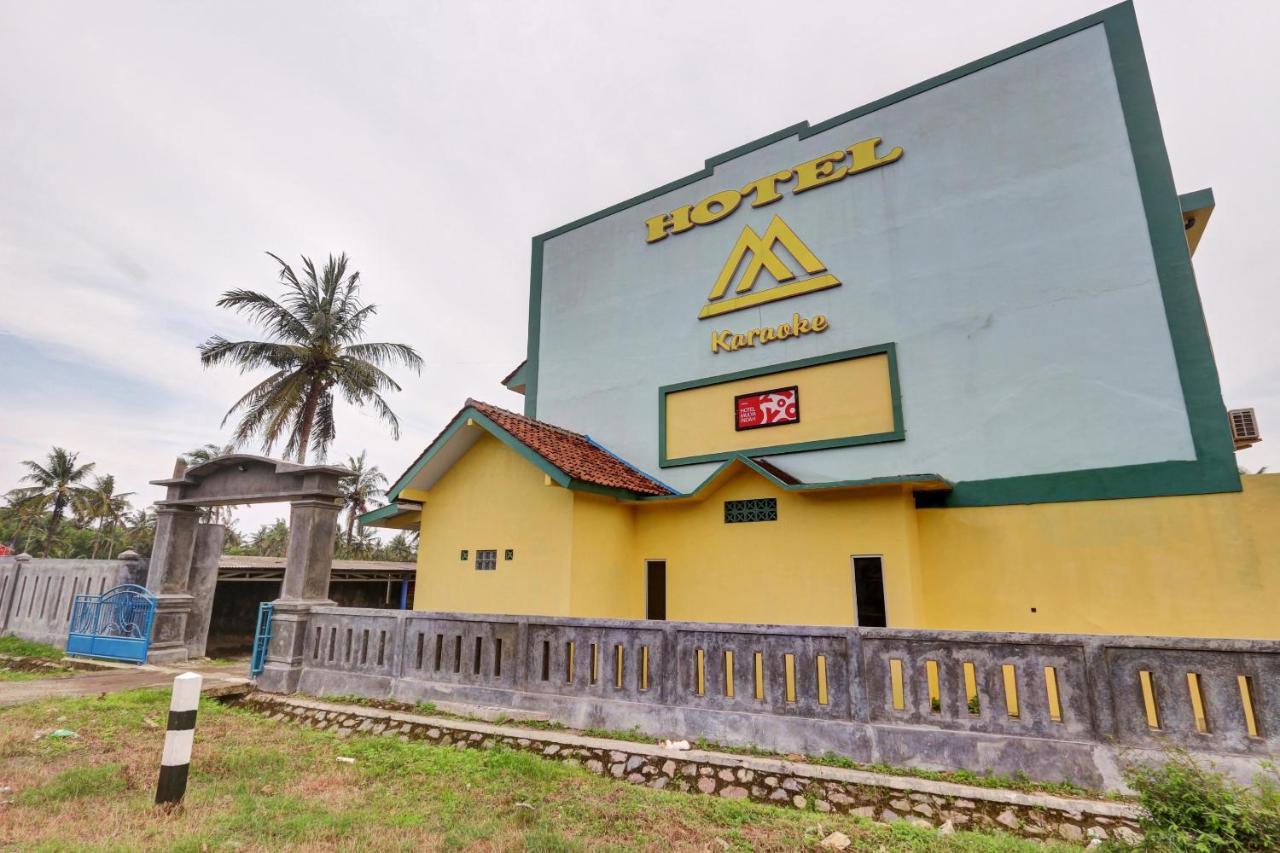 Oyo 90796 Hotel Mulya Indah Tambakmulya Buitenkant foto