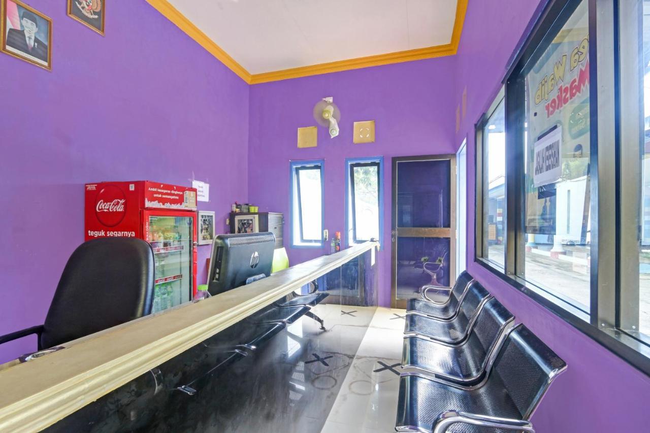 Oyo 90796 Hotel Mulya Indah Tambakmulya Buitenkant foto